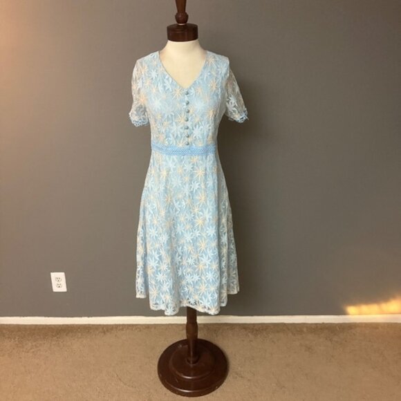 Kaimilan NWOT blue white Lace embroidered Midi dress Sz 4 - Picture 1 of 11